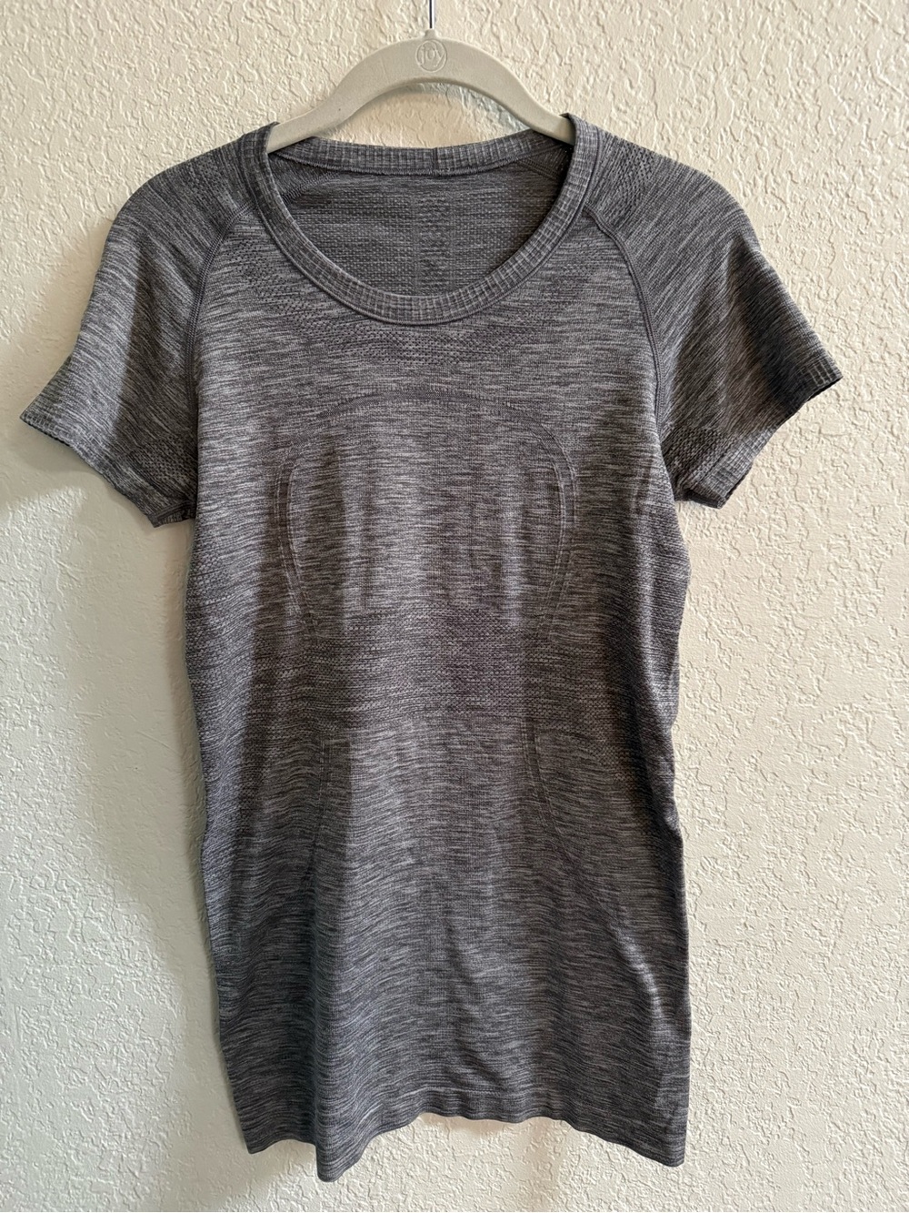 lululemon athletica Swiftly Tech Tee in Gray Size 8